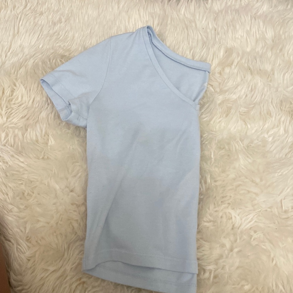 •Wild Fable V-Neck Crop Tee•
